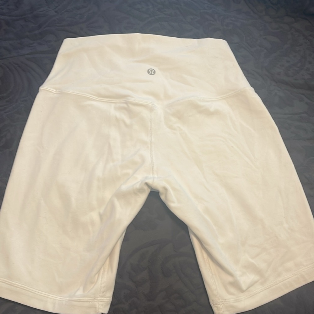 LULULEMON BIKER SHORTS 6”